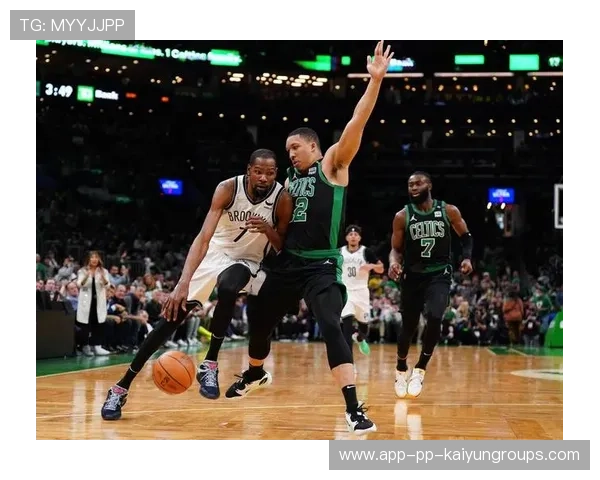 篮网队在季后赛中展开厮杀，篮网季后赛大名单